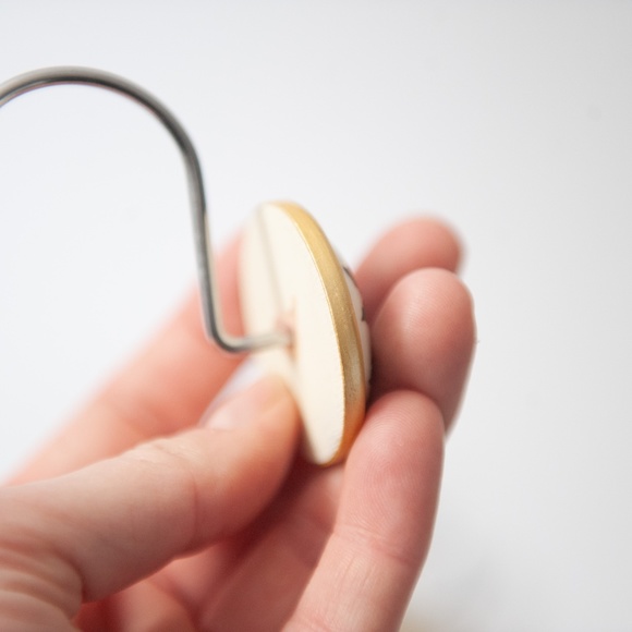 Set of 12 Vintage Christmas Wooden Shower Curtain Hooks - Picture 6 of 6